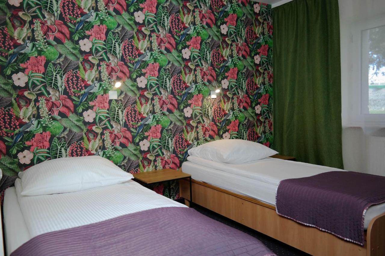 Hotel George Nadarzyn Exteriör bild