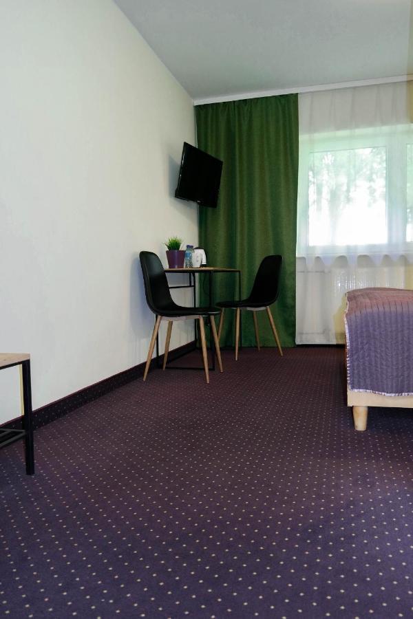 Hotel George Nadarzyn Exteriör bild