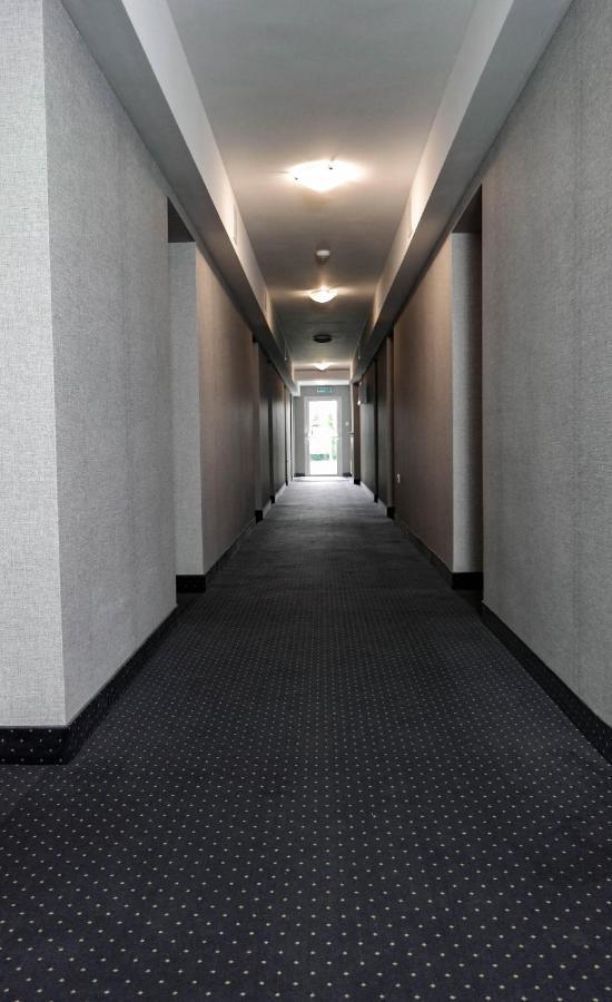 Hotel George Nadarzyn Exteriör bild