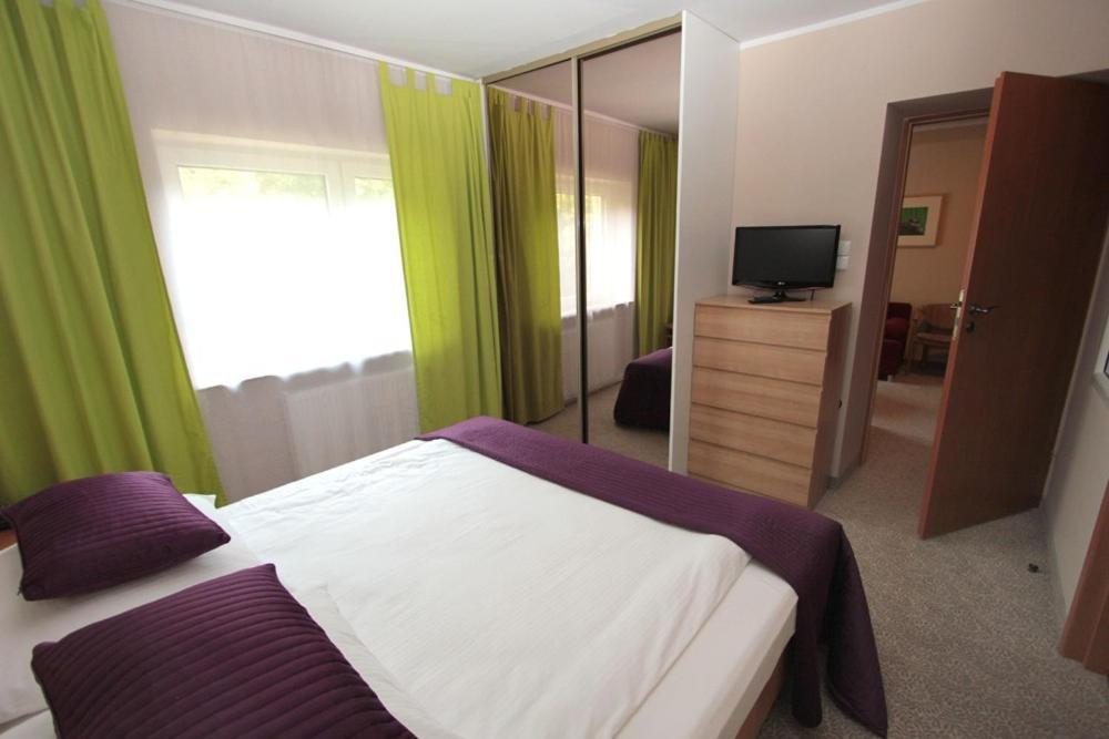 Hotel George Nadarzyn Rum bild